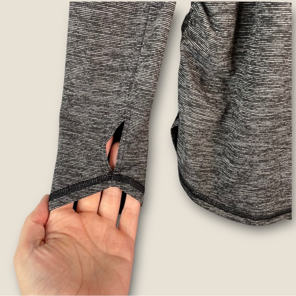 North Face Women’s Long-Sleeved Athletic Top Size Medium 0005 - Picture 3 of 9